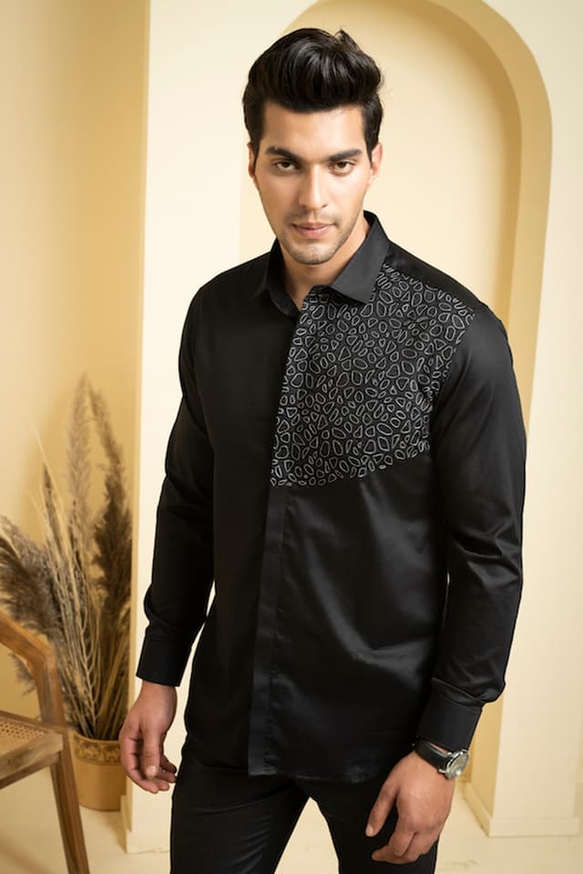 Buy Hilo Design Black Distorted Cotton Satin Shirt Online | Aza Fashions