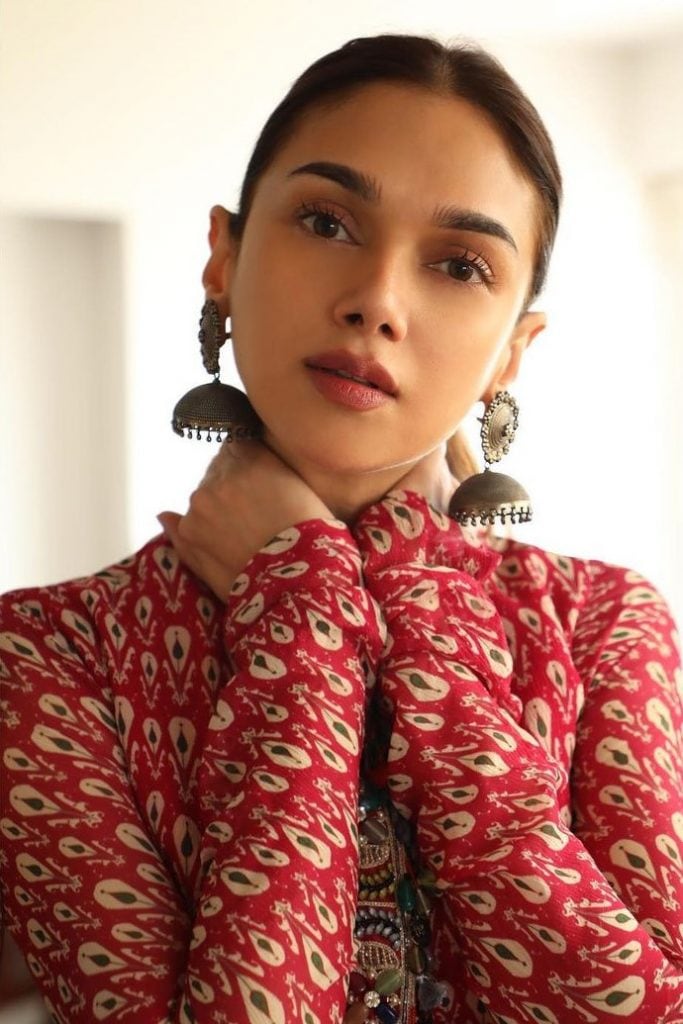 Aditi Rao Hydari in Ridhi Mehra