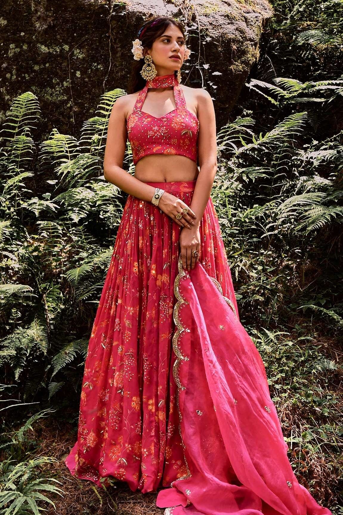 Indian Barbiecore looks. Bright pink lehenga set with scalloped dupatta by Paulmi and Harsh