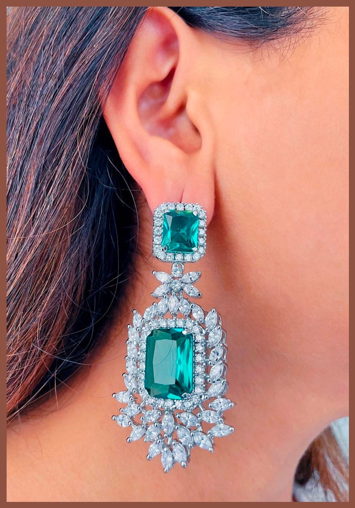 Venus Emerald Stone Earrings