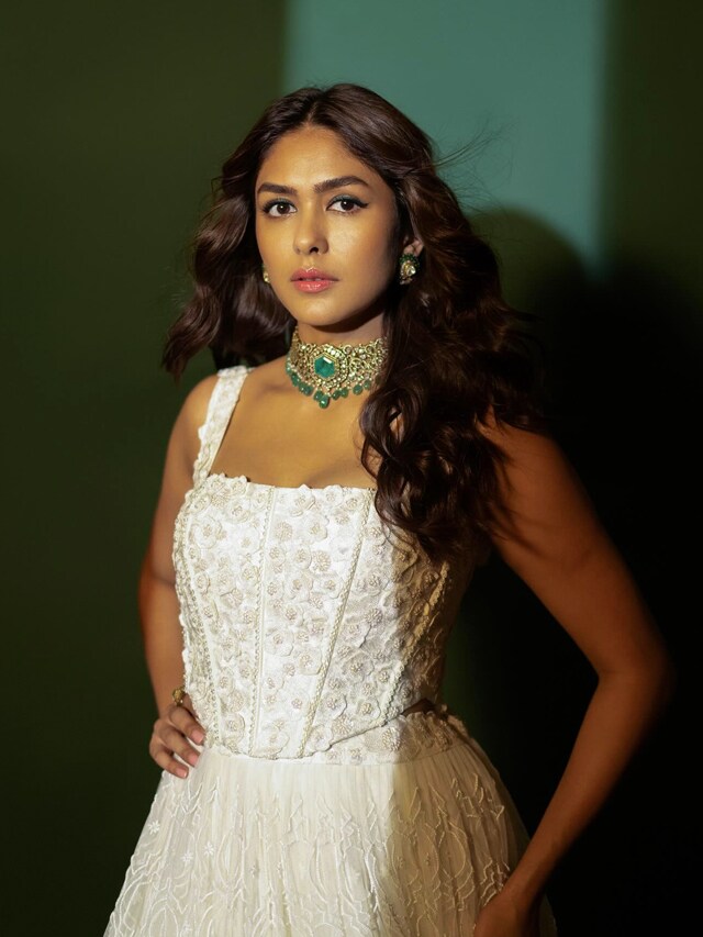 6 Indian Ethnic Wear Inspired By Mrunal Thakur