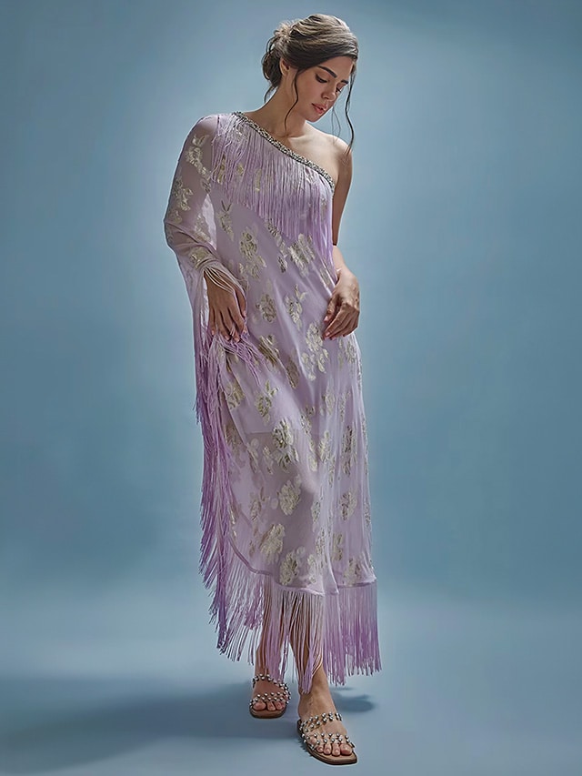 Chic & Flowy Kaftans: Find Trendy Styles Here