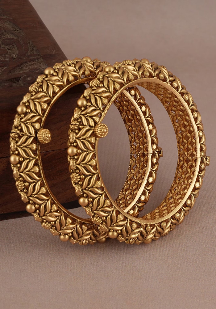 gold indian traditional bangles