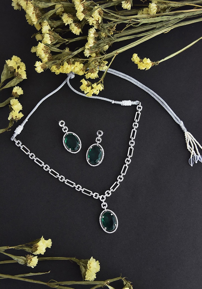 Green Emerald necklace for aza approved celebrity styles